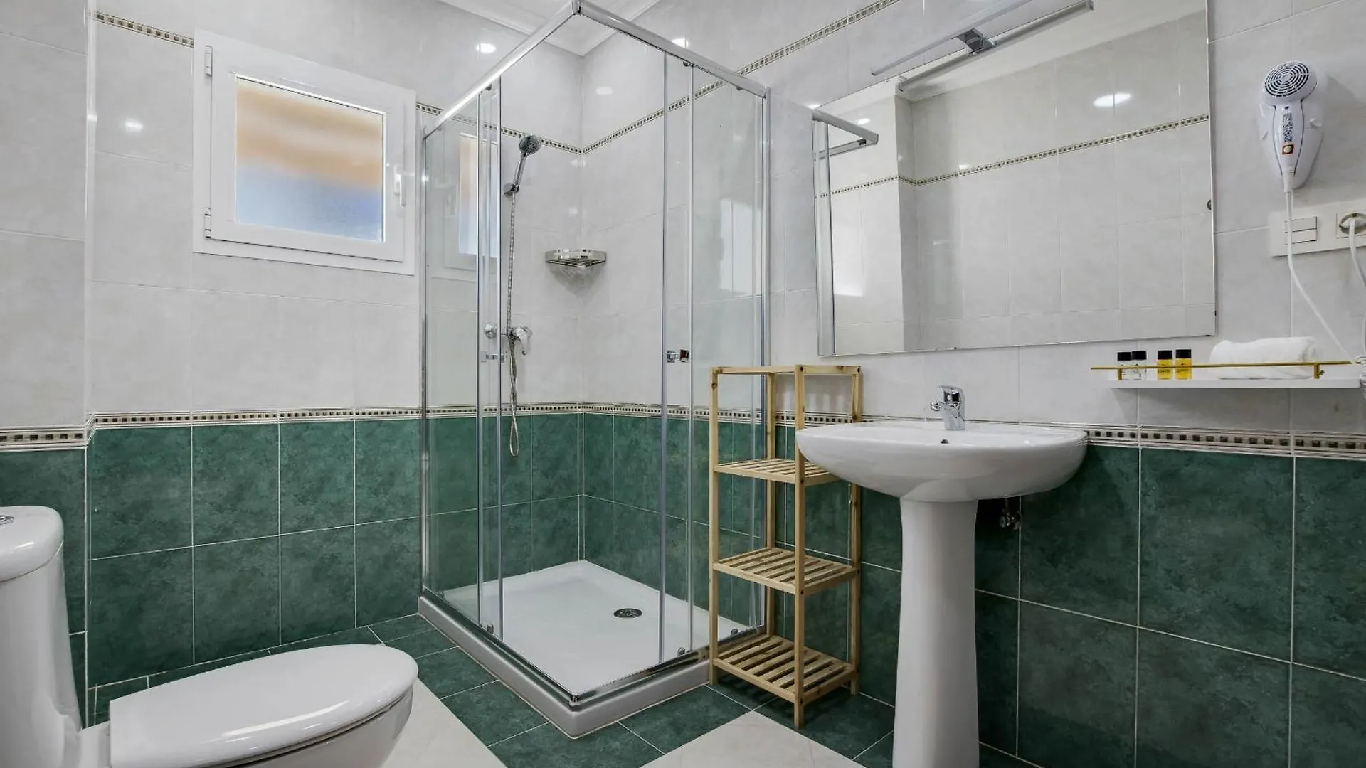 Espaciosa Casa Junto Al Aeropuerto Málaga Casa vacanze